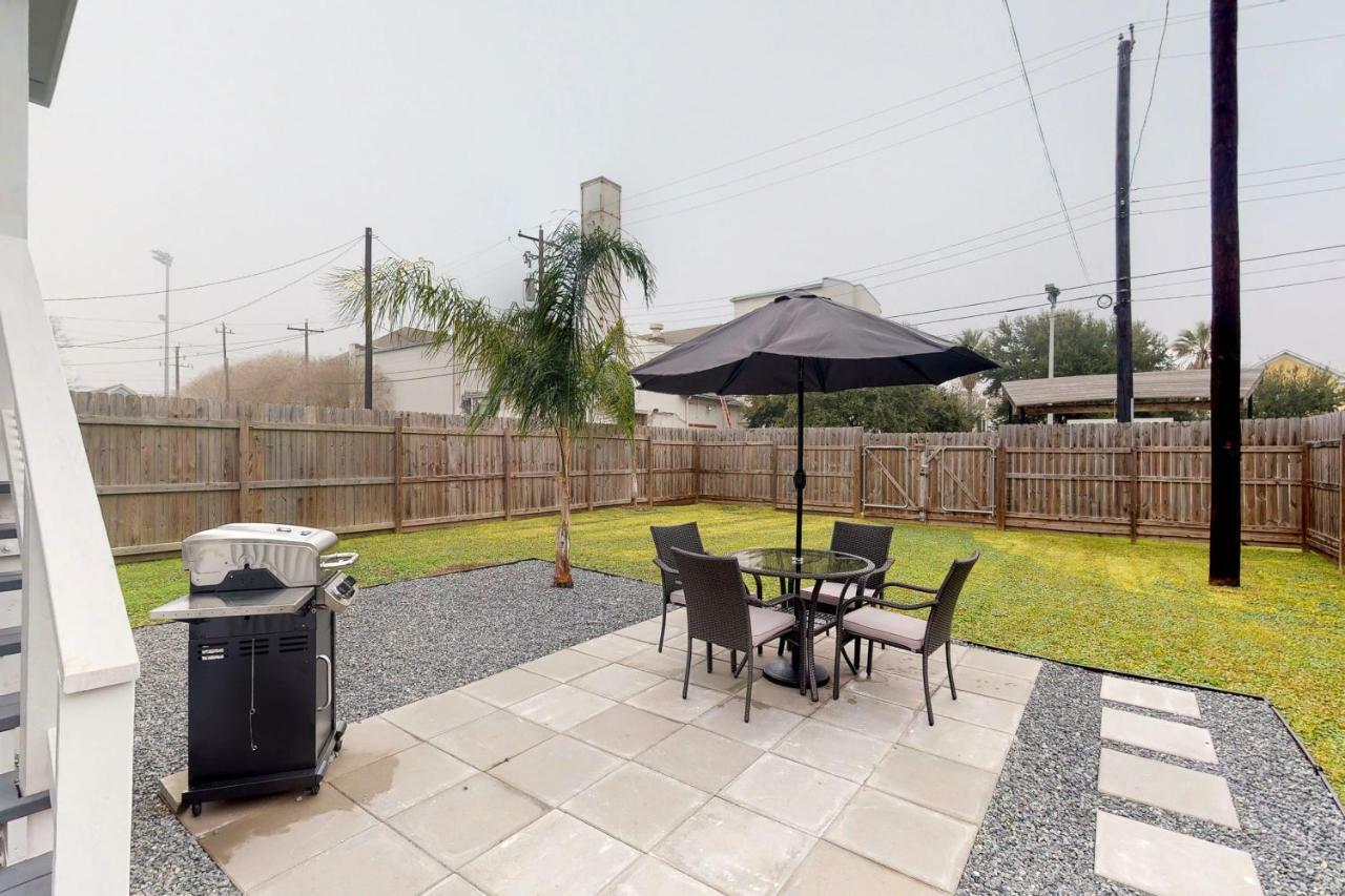 The Breezy Bungalow Galveston Exterior foto